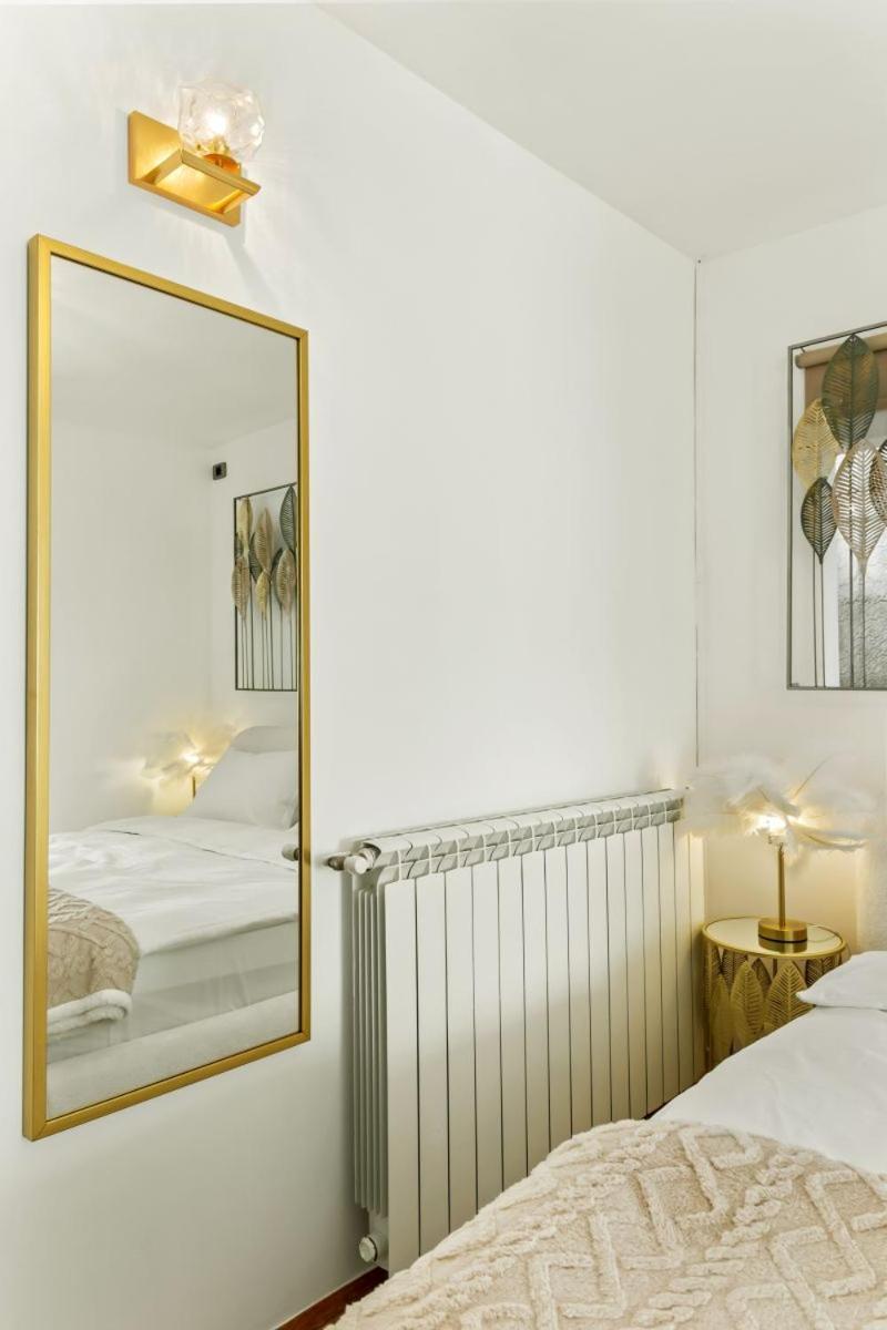 Apartmán Casa De Povesti - Calea Victoriei Bukurešť Exteriér fotografie