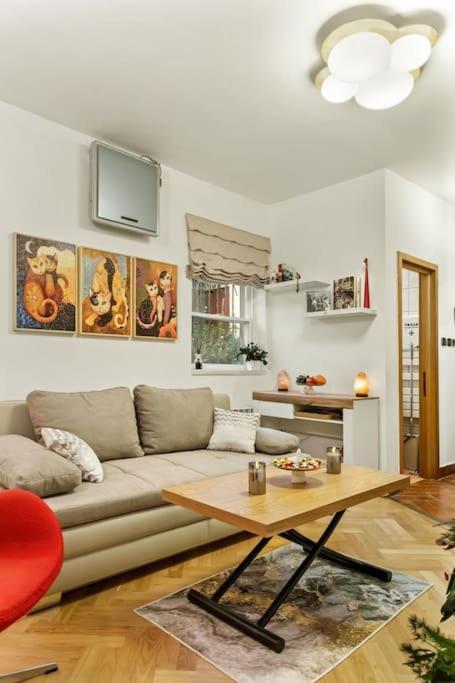 Apartmán Casa De Povesti - Calea Victoriei Bukurešť Exteriér fotografie